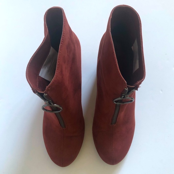 American Eagle Outfitters Front Zip Ankle Boot - Picture 7 of 8